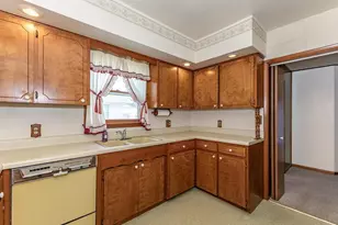 304 S 5th Ave, NewWindsor, IL 61465 - Photo 4