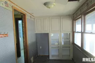 504 N College Ave, Aledo, IL 61231 - Photo 6