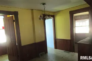 504 N College Ave, Aledo, IL 61231 - Photo 10