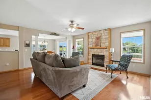 106 Valley View Dr, Sherrard, IL 61281 - Photo 6