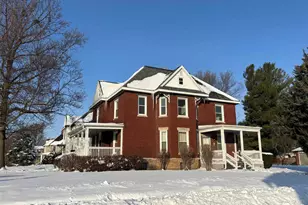 802 4th Street W, Sterling, IL 61081 - Photo 2