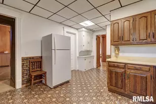 802 4th Street W, Sterling, IL 61081 - Photo 38