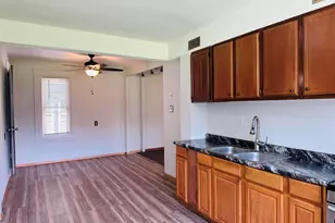 602 5th St, Rock Island, IL 61201 - Photo 4