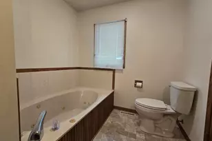 301 4th St, Fulton, IL 61252 - Photo 8