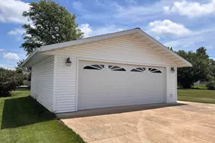 630 Mission Dr, Kewanee, IL 61443 - Photo 10