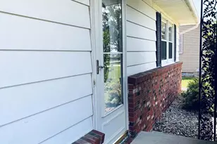 630 Mission Dr, Kewanee, IL 61443 - Photo 4