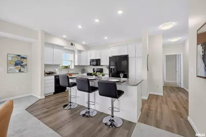 2592 202 Middle Road #202, Bettendorf, IA 52722 - Photo 8