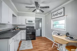 912 SW 5th St, Aledo, IL 61231 - Photo 6