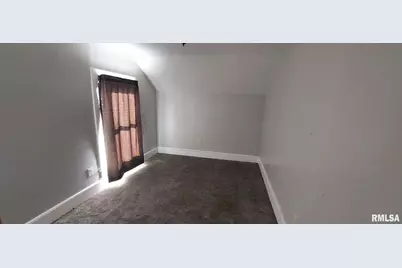 401 S 3rd Avenue, New Windsor, IL 61465 - Photo 20