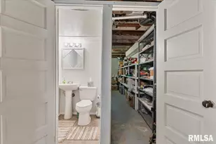 2320 26th St, Rock Island, IL 61201 - Photo 46