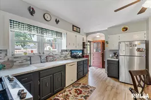 2320 26th St, Rock Island, IL 61201 - Photo 18