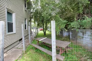 428 7th St, Moline, IL 61265 - Photo 2