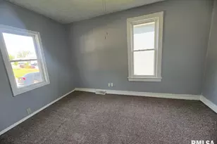 428 7th St, Moline, IL 61265 - Photo 8