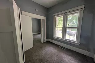 2833 8th Ave, Rock Island, IL 61201 - Photo 6