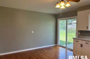 518 Barden St, Morrison, IL 61270 - Photo 4