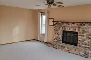 631 Suncrest Dr, Sherrard, IL 61281 - Photo 8