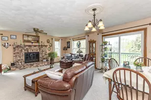 631 Suncrest Dr, Sherrard, IL 61281 - Photo 6