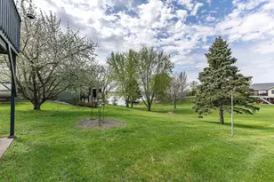 631 Suncrest Dr, Sherrard, IL 61281 - Photo 38