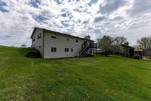 631 Suncrest Dr, Sherrard, IL 61281 - Photo 36