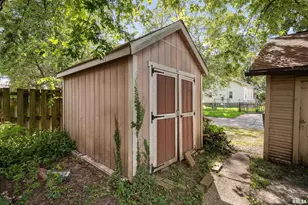 1706 29th St, Rock Island, IL 61201 - Photo 4