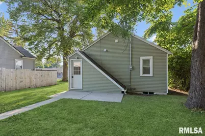4105 11th Street, Rock Island, IL 61201 - Photo 2