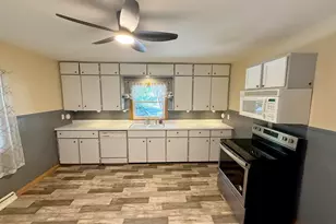 139 N Vail St, Geneseo, IL 61254 - Photo 8