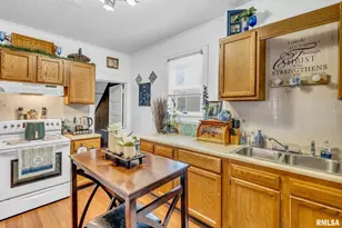 902 44th St, Rock Island, IL 61201 - Photo 12