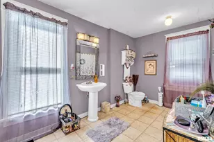 902 44th St, Rock Island, IL 61201 - Photo 16