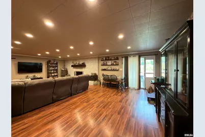 117 Marshall Place, Carmi, IL 62821 - Photo 6