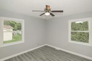 512 W 16th Ave, Coal Valley, IL 61240 - Photo 10