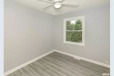 512 W 16th Avenue, Coal Valley, IL 61240 - Photo 16