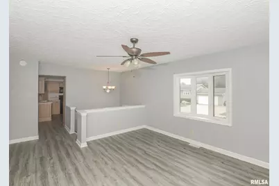 512 W 16th Avenue, Coal Valley, IL 61240 - Photo 6