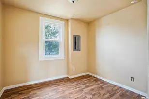 1365 1/2 13th Ave, East Moline, IL 61244 - Photo 12