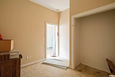 1365 1/2 13th Avenue, East Moline, IL 61244 - Photo 16