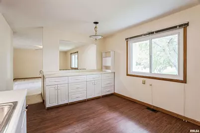 3403 4th Street, East Moline, IL 61244 - Photo 8