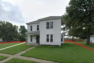 150 E Tanner St, Waverly, IL 62692 - Photo 2