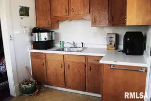 714 S Main St, Kewanee, IL 61443 - Photo 30