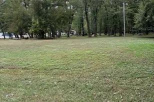 328 Island Ave Ave, East Moline, IL 61244 - Photo 18