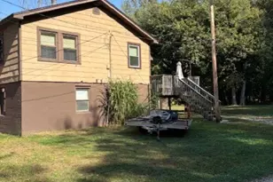 328 Island Ave Ave, East Moline, IL 61244 - Photo 12