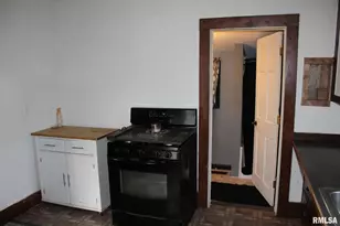 422 Ross St, Kewanee, IL 61443 - Photo 12