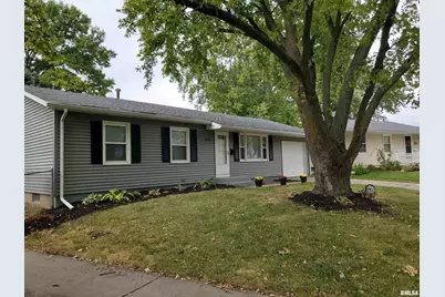 2211 Waveland Drive, Bettendorf, IA 52722 - Photo 2