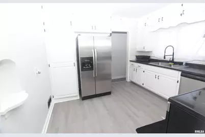 2619 12th Avenue, Moline, IL 61265 - Photo 8