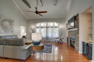 1532 Winsor Dr, Quincy, IL 62305 - Photo 8