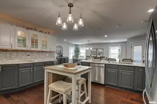 1532 Winsor Dr, Quincy, IL 62305 - Photo 4