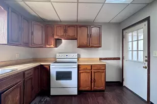 916 7th St, Fulton, IL 61252 - Photo 4