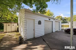 2400 32nd St, Rock Island, IL 61201 - Photo 18