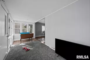 2400 32nd St, Rock Island, IL 61201 - Photo 6