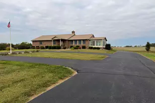 842 State Hwy 14, Carmi, IL 62821 - Photo 4