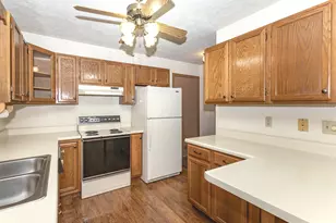 4237 26th Ave, Moline, IL 61265 - Photo 8