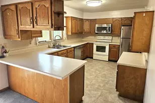 2131 W Sunnybrook Dr, Quincy, IL 62301 - Photo 14